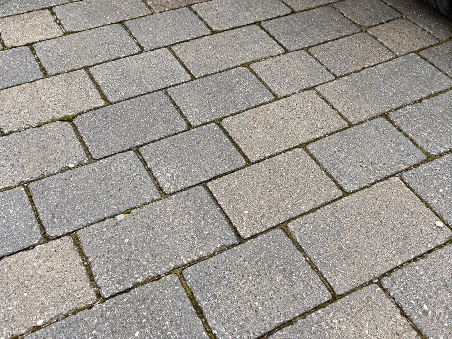 Ölflecken auf Pflaster: nach der Reinigung
